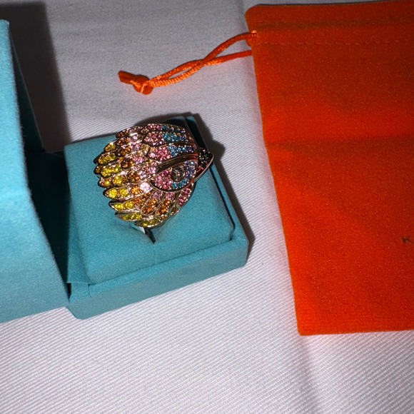 Kurt Geiger rainbow crystal bird head cocktail ring size 8 new in box pink gold - Picture 4 of 11